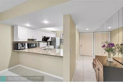 6109  Balboa Cir, Unit #305, Boca Raton, FL 33433 - Photo 3