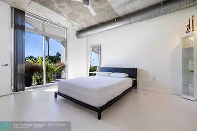 2001  Meridian Ave, Unit #318, Miami Beach, FL 33139 - Photo 17