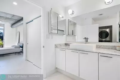 2001  Meridian Ave, Unit #318, Miami Beach, FL 33139 - Photo 23