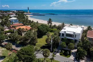 2100 Bay Dr, Pompano Beach, FL 33062 - Photo 7