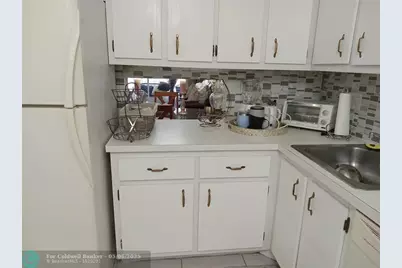 [Address not provided], Lauderdale Lakes, FL 33313 - Photo 13