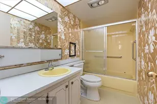 421 NE 14th Ave, Hallandale Beach, FL 33009 - Photo 21