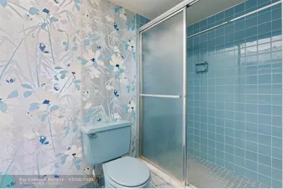 421 NE 14th Ave, Unit #302, Hallandale Beach, FL 33009 - Photo 17