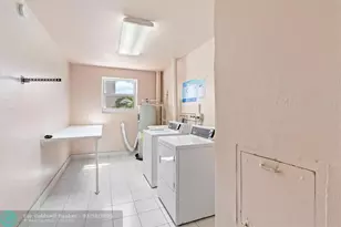 421 NE 14th Ave, Hallandale Beach, FL 33009 - Photo 25