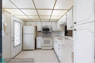 421 NE 14th Ave, Unit #302, Hallandale Beach, FL 33009 - Photo 3