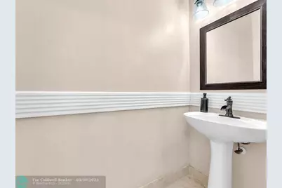 4776  Lago Vista Dr, Coconut Creek, FL 33073 - Photo 17