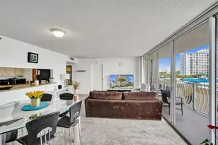 7601 E Treasure Dr, North Bay Village, FL 33141 - Photo 25