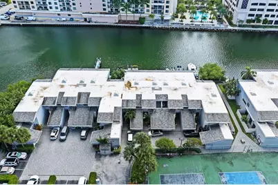 216  Poinciana Dr, Unit #216, Sunny Isles Beach, FL 33160 - Photo 5