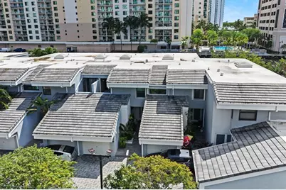 216  Poinciana Dr, Unit #216, Sunny Isles Beach, FL 33160 - Photo 7