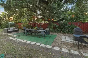 11410 Griffing Bl, Biscayne Park, FL 33161 - Photo 27