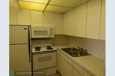 190  Oakridge M, Unit #190, Deerfield Beach, FL 33442 - Photo 11
