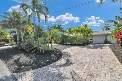 1616 SE 4th St, Deerfield Beach, FL 33441 - Photo 9