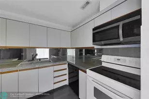 6371 Bay Club Dr, Fort Lauderdale, FL 33308 - Photo 11