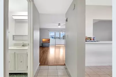 715  Lori Dr, Unit #315, Palm Springs, FL 33461 - Photo 15