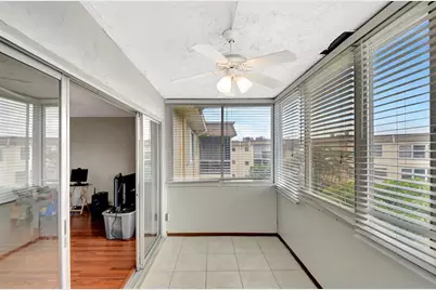 715  Lori Dr, Unit #315, Palm Springs, FL 33461 - Photo 9