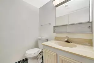 715 Lori Dr, Palm Springs, FL 33461 - Photo 13