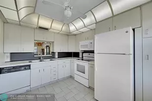 2901 Victoria Cir, Coconut Creek, FL 33066 - Photo 3