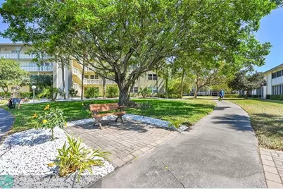 2901  Victoria Cir, Unit #K3, Coconut Creek, FL 33066 - Photo 27