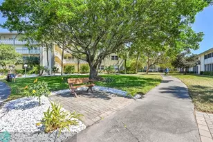 2901 Victoria Cir, Coconut Creek, FL 33066 - Photo 27