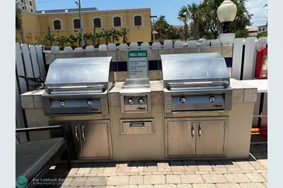 2555 NE 11th St, Unit #703, Fort Lauderdale, FL 33304 - Photo 11