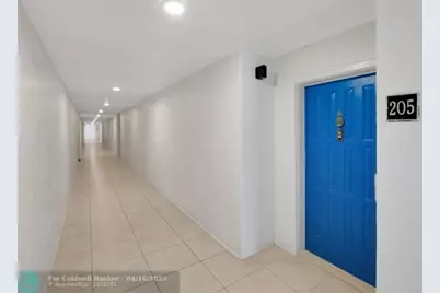 330 SE 20 Ave, Unit #205, Deerfield Beach, FL 33441 - Photo 7