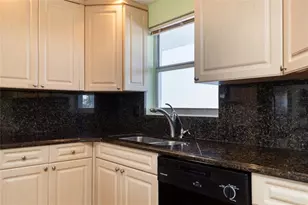 511 Bayshore Dr, Fort Lauderdale, FL 33304 - Photo 9