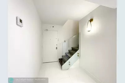 20329 W Country Club Dr, Unit #10, Miami, FL 33180 - Photo 17