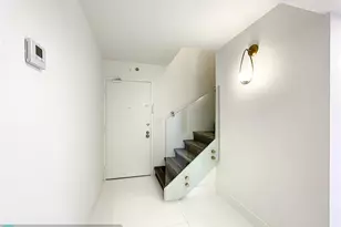 20329 W Country Club Dr, Miami, FL 33180 - Photo 17