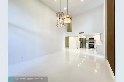 20329 W Country Club Dr, Unit #10, Miami, FL 33180 - Photo 9