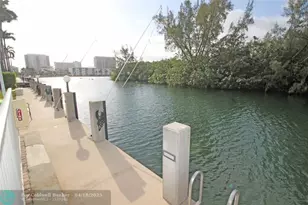 2860 NE 14th St, Pompano Beach, FL 33062 - Photo 1