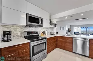 1523 E Hillsboro Blvd, Deerfield Beach, FL 33441 - Photo 9