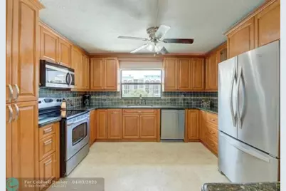 1975 SE 3rd St, Deerfield Beach, FL 33441 - Photo 7