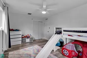 315 S 57th Ave, Hollywood, FL 33023 - Photo 9