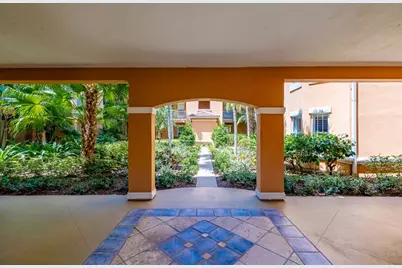 5020  Fairways Cir, Unit #J107, Vero Beach, FL 32967 - Photo 23