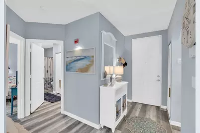 5020  Fairways Cir, Unit #J107, Vero Beach, FL 32967 - Photo 7