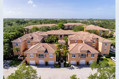 5020  Fairways Cir, Unit #J107, Vero Beach, FL 32967 - Photo 1