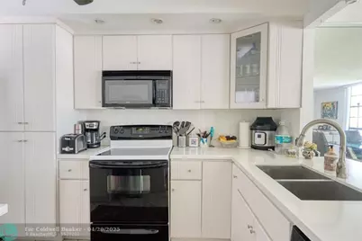 3401 N Country Club Dr, Unit #110, Aventura, FL 33180 - Photo 15