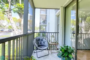 3401 N Country Club Dr, Aventura, FL 33180 - Photo 19