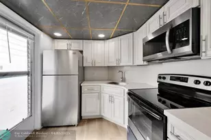 1021 Crystal Lake Dr, Deerfield Beach, FL 33064 - Photo 3