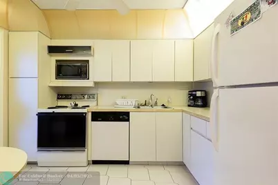 3051 N Course Dr, Unit #211, Pompano Beach, FL 33069 - Photo 3