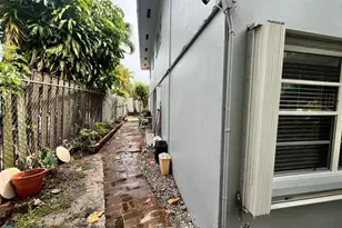 751 Pine Dr, Pompano Beach, FL 33060 - Photo 17