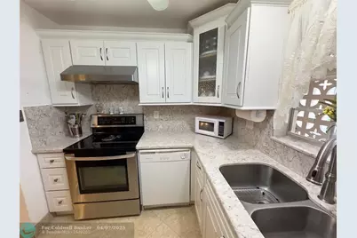 4525 NW 3rd Ct, Delray Beach, FL 33445 - Photo 5