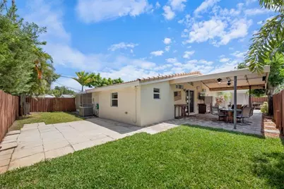 2113 NE 29th Ct, Fort Lauderdale, FL 33306 - Photo 25