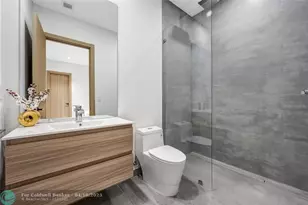 1000 SW 93rd Ave, Plantation, FL 33324 - Photo 23