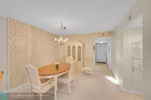 555 NW 4th Ave, Boca Raton, FL 33432 - Photo 5