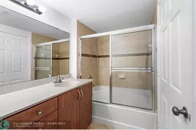 6492  Emerald Dunes Dr, Unit #208, West Palm Beach, FL 33411 - Photo 21