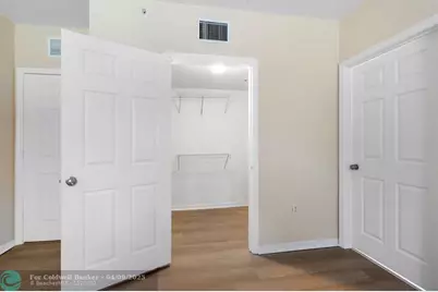 6492  Emerald Dunes Dr, Unit #208, West Palm Beach, FL 33411 - Photo 19