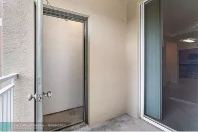 6492  Emerald Dunes Dr, Unit #208, West Palm Beach, FL 33411 - Photo 27