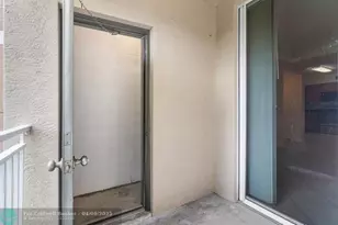 6492 Emerald Dunes Dr, West Palm Beach, FL 33411 - Photo 27