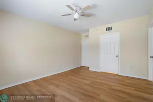 6492 Emerald Dunes Dr, West Palm Beach, FL 33411 - Photo 17